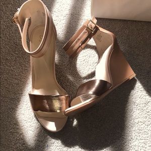 Seychelle’s “Dreamy” wedge sandal